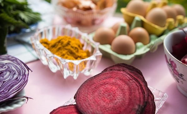 THE POSITIVES OF NATURAL FOOD COLORING