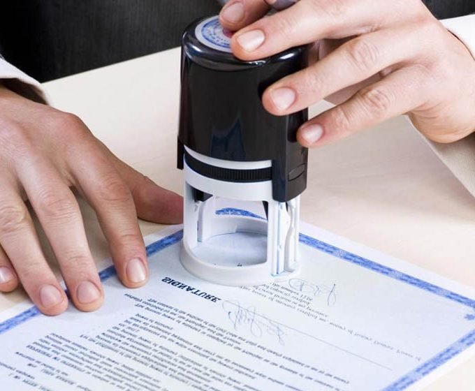 5 Things to Know About Car Title Notaries