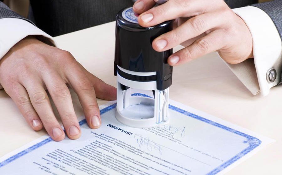 5 Things to Know About Car Title Notaries