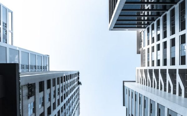 7 Benefits of Hiring Commercial Buyers Agents for Your Business