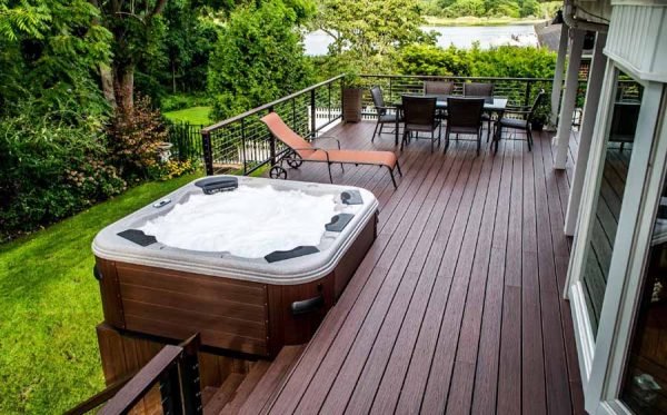 What to Know When Setting up a Hot Tub in Your Backyard