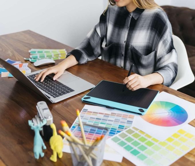 how SaaS designers project highly customizable solutions