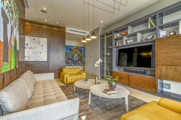 Clever Design Tips to Maximize a Small Living Space