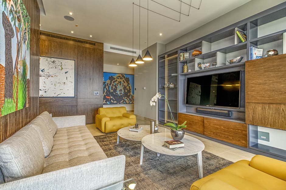 Clever Design Tips to Maximize a Small Living Space