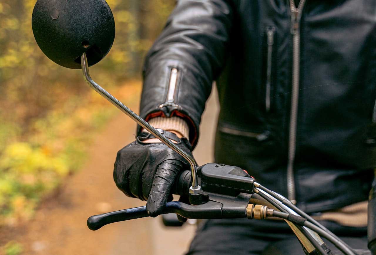 How to Stay Safe When Riding a Motorcycle