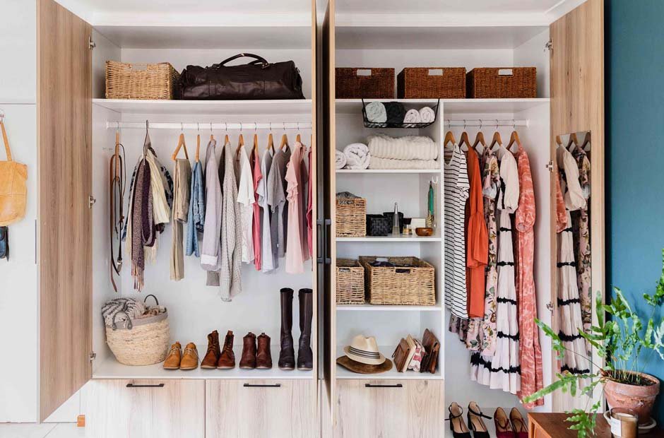 WELL-ORGANISED WARDROBE