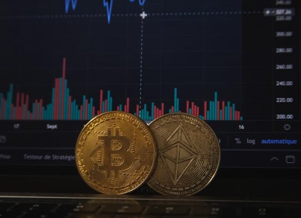 Cryptocurrencies A Double-Edged Sword for Investors