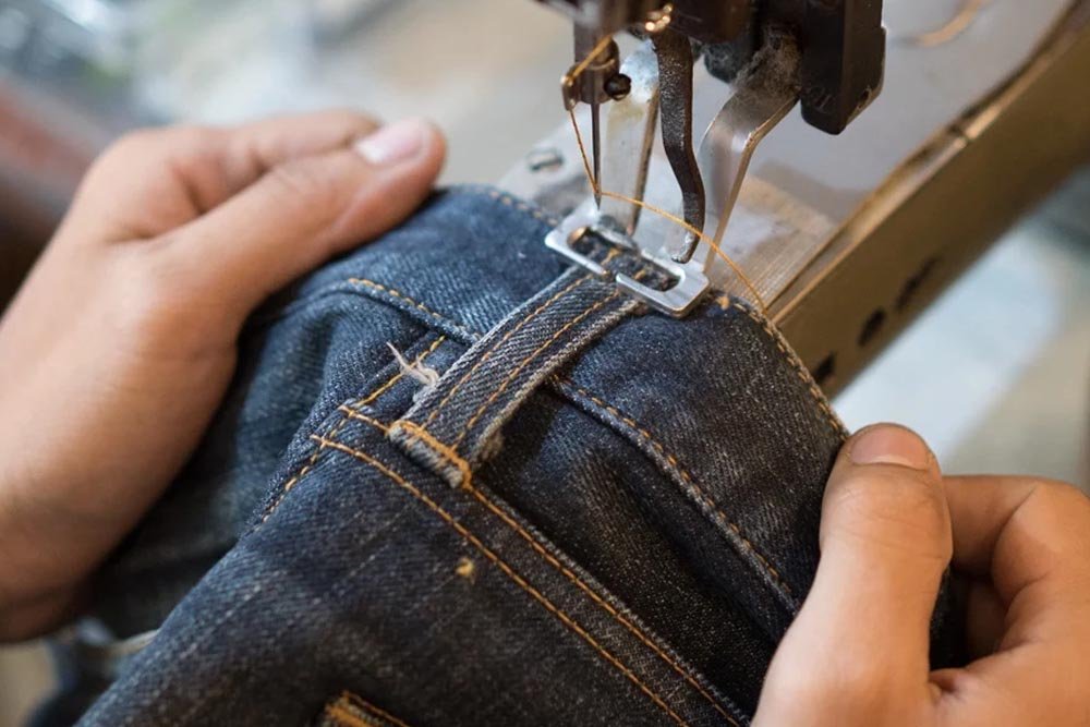 Carpenter with apprentice in training period