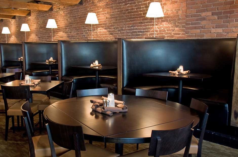 Comfortable-Restaurant-Booths