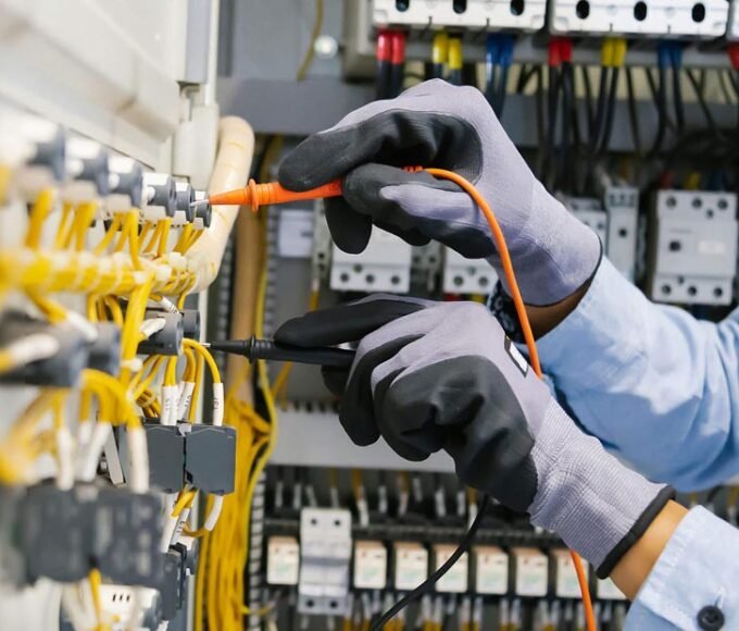 Commercial Electrician
