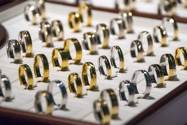 9 Elegant Jewelry Styling Tips to Enhance Your Look