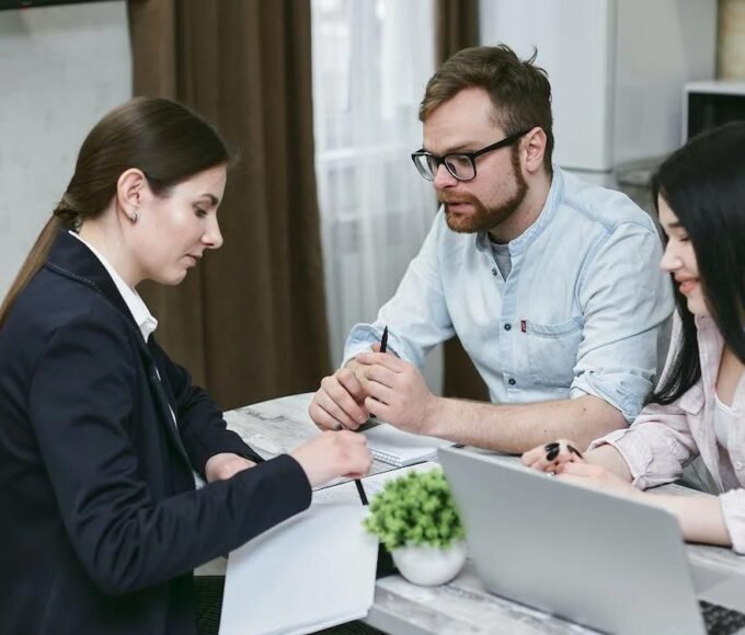 How a Loan Officer Helps You From Start to Finish