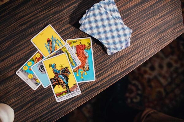 10 Great Questions to Ask a Tarot Reader