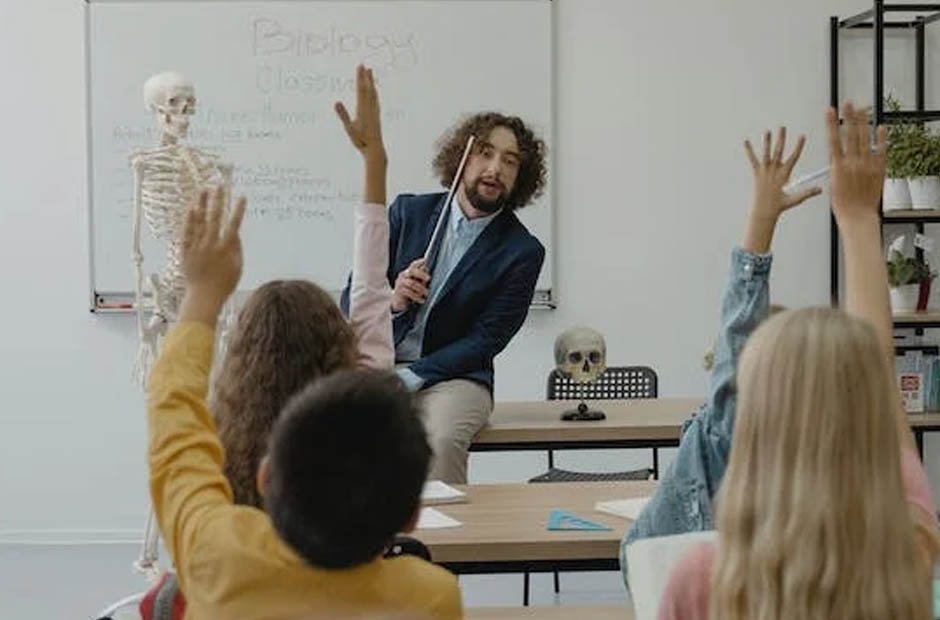 8 Qualities That Make a Teacher Successful and Influential