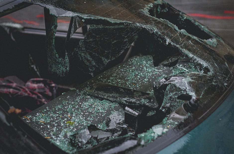 When to Hire an Attorney Following a Car Accident