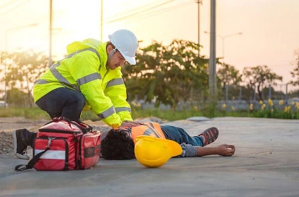 Construction Worker first aid training