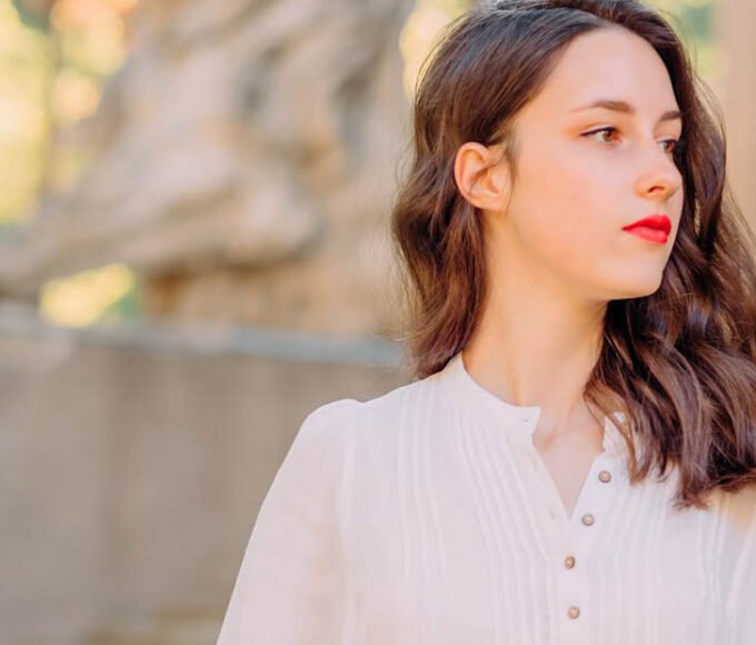 6 Essential Tips for Styling Blouses Like a Pro
