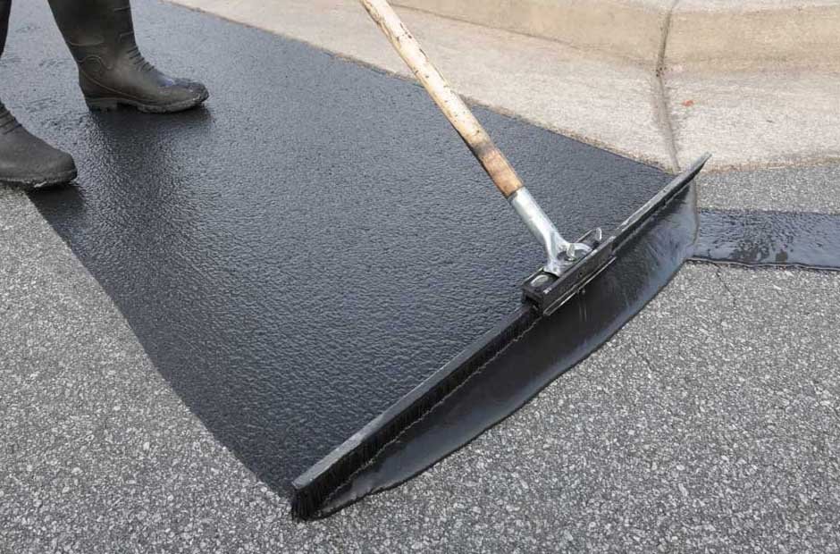 Asphalt Paving for Long-lasting Residential Surfaces