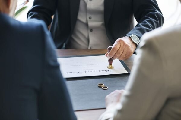 Factors to Keep in Mind When Hiring a Divorce Attorney