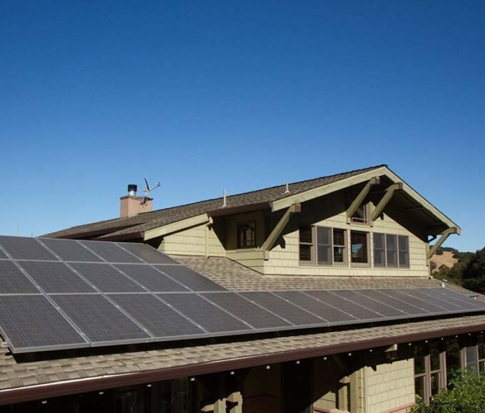 The Advantages of Installing Flat Roof Solar Panels