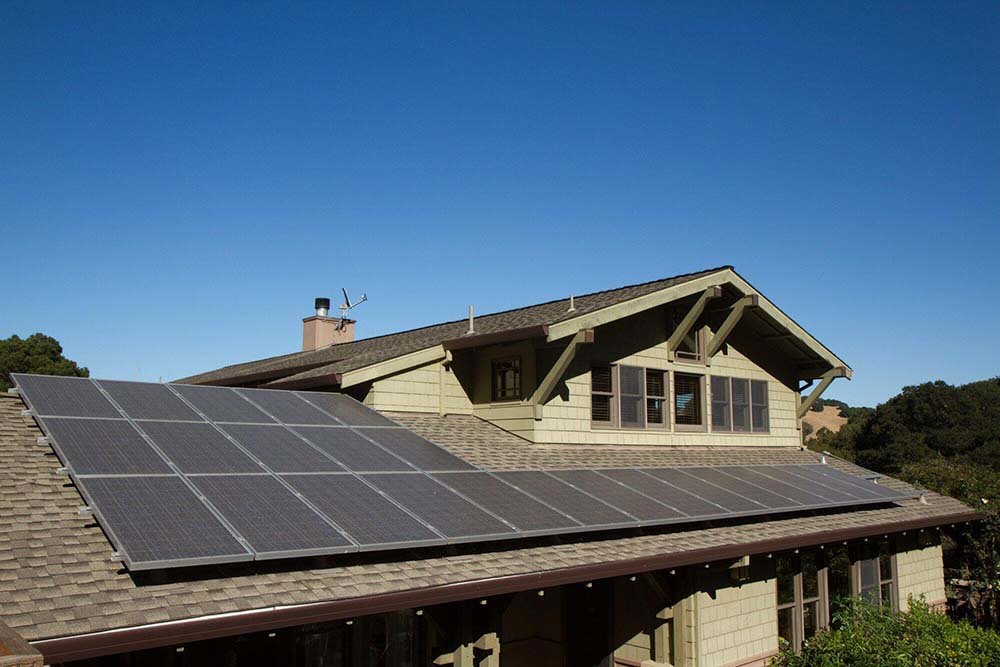 The Advantages of Installing Flat Roof Solar Panels