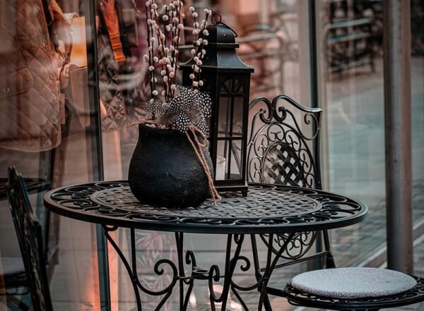 Why Wrought Iron Furniture Will be the Decor Item of 2024