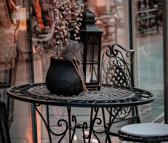 Why Wrought Iron Furniture Will be the Decor Item of 2024