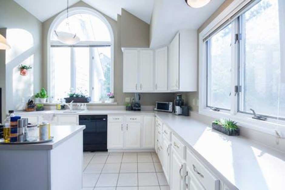 4 Stunning Large Window Treatment Ideas for Your Living Room