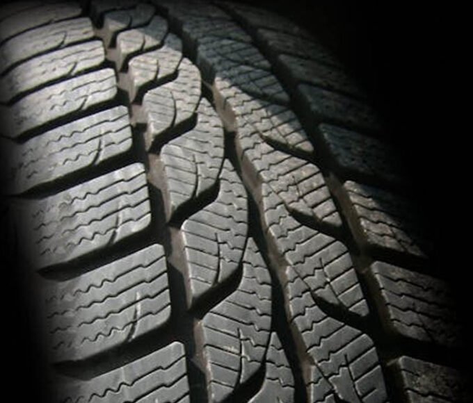5 Signs You Need to Replace Your Car Tires