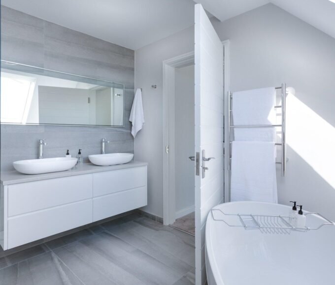 6 Essential Items You Need on Your Bathroom Remodel Checklist