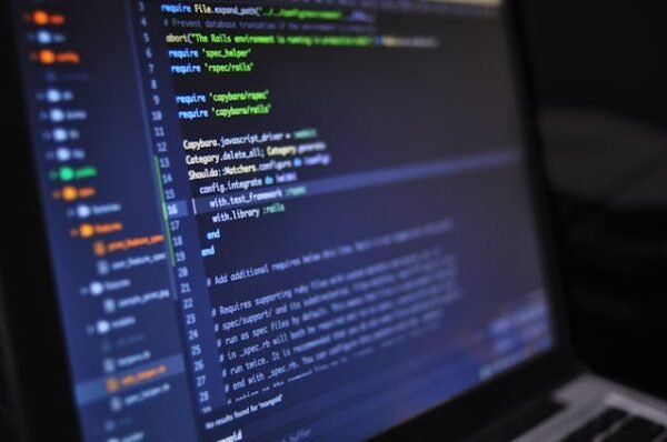 A Beginner's Guide to Online IDEs_ Your Gateway to Coding