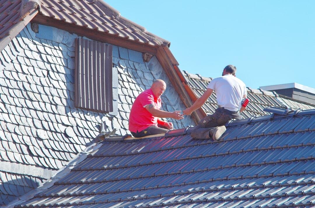The Importance of Hiring Expert Roofing Contractors for Long-Lasting Roofs