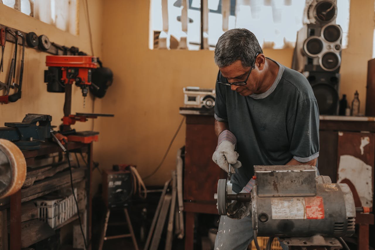 5 Reasons Your Workshop Needs a Dust Collector Now