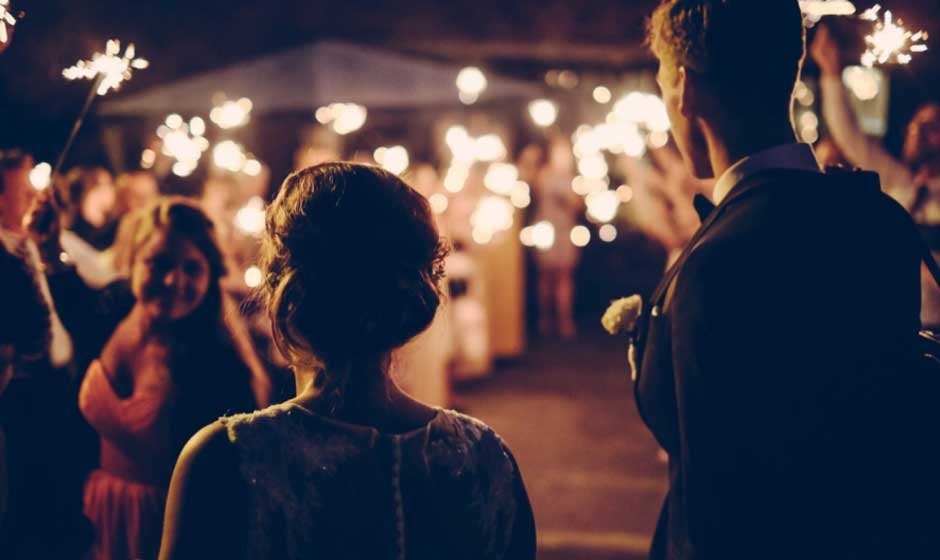 Enhancing-Wedding-Celebrations-with-Professional-DJs