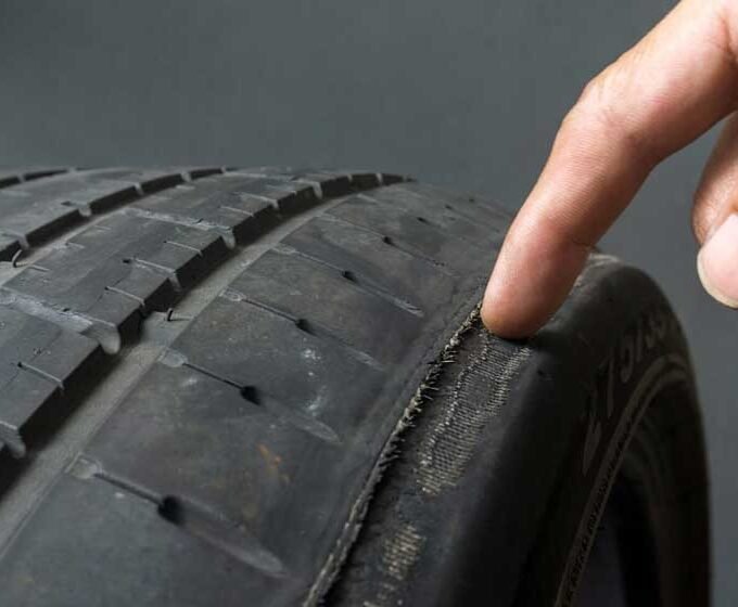What Are the Signs That Your Car Tyres Need to Be Replaced?