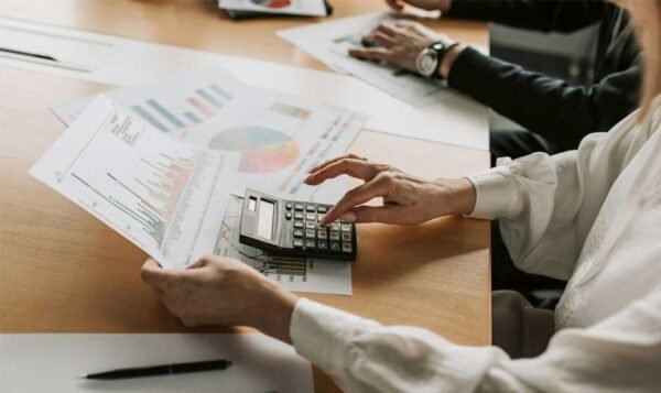 How Project Managers Can Spot and Stop Budget Bloat