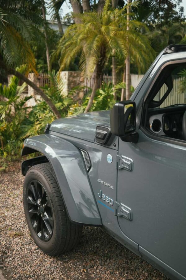 What-is-Overlanding-A-Beginner's-Guide-to-the-Ultimate-Vehicle-Adventure-(1)