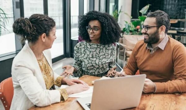 6 Smart Things to Look for in a Houston Financial Advisor