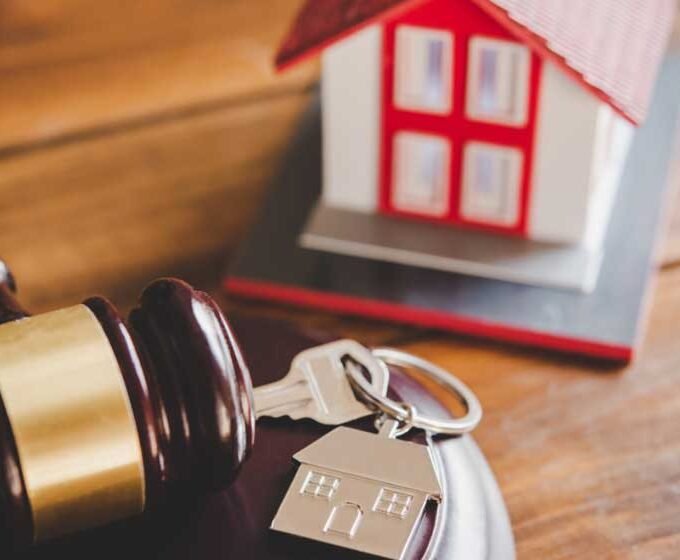How-Residential-Real-Estate-Lawyers-Safeguard-Homebuyers-During-Closing