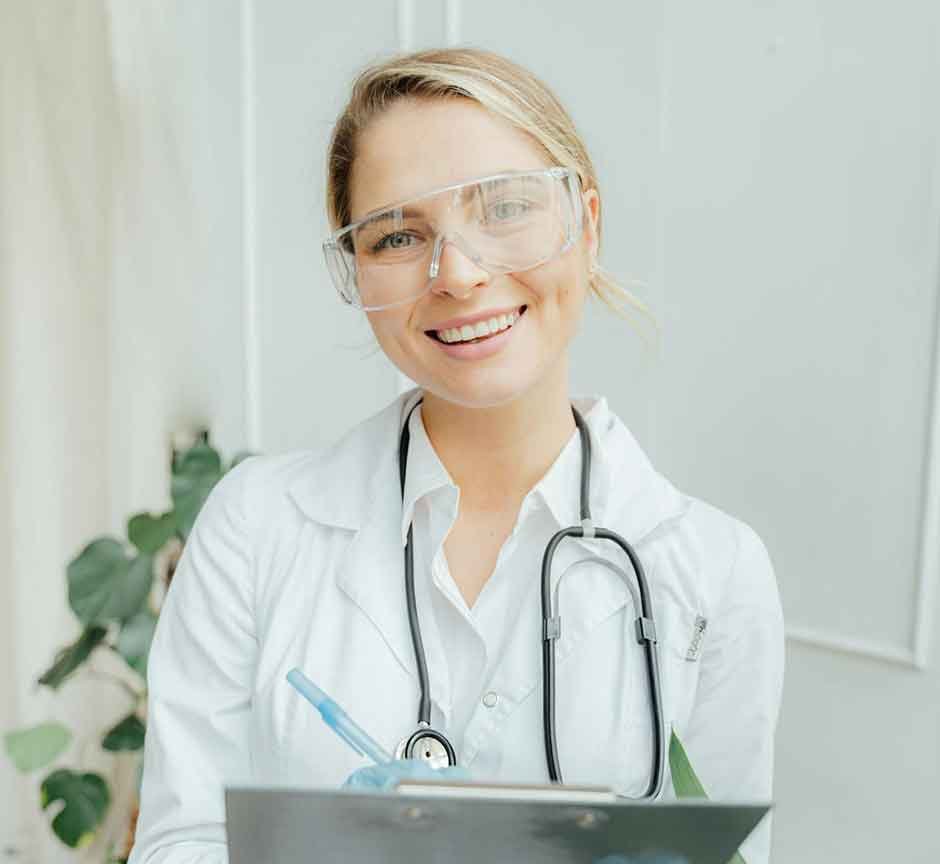 Why-It's-Important-For-Women-To-Visit-A-Gynecologist-(1)