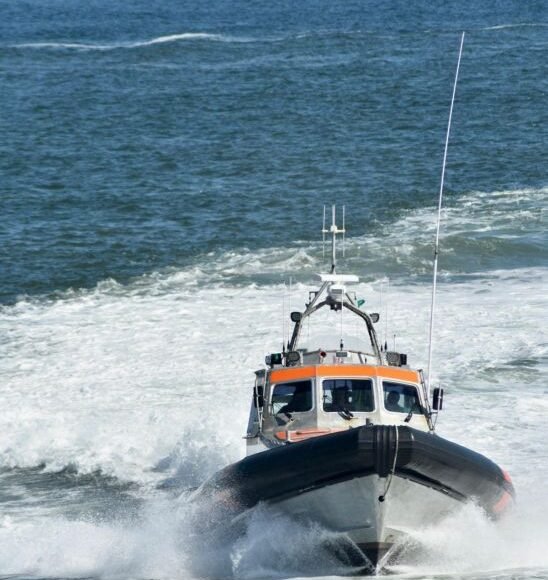 how-boat-hull-design-impacts-stability-speed-and-f-1